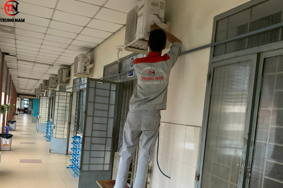 Tháo lắp máy lạnh Huyện Hóc Môn - Điện lạnh Trung Nam