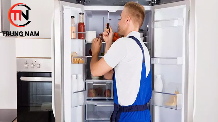 Đèn tủ lạnh không sáng là tình trạng khá phổ biến sau một thời gian sử dụng
